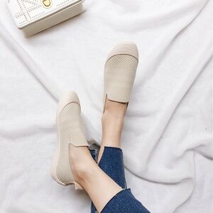 Women's Cream Knit Slip-On Sneakers, Comfy & Lightweight, Size 6.5